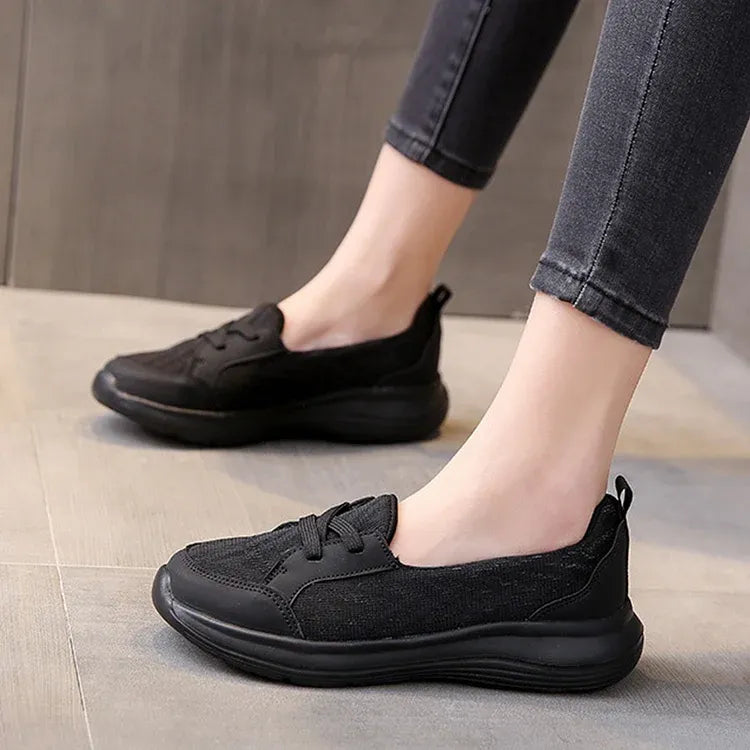 Ortopediska kvinnors andningsbara slip på bågstöd halkfria skor